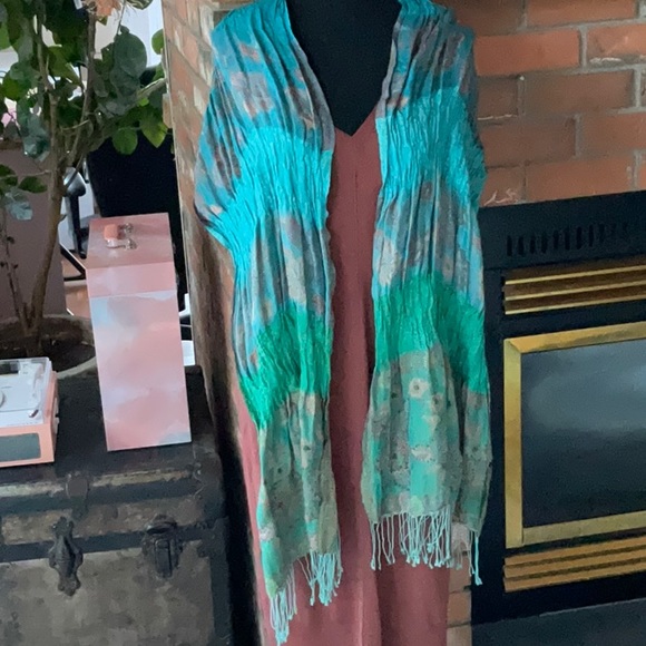 Scarf/wrap O/S - Picture 5 of 5